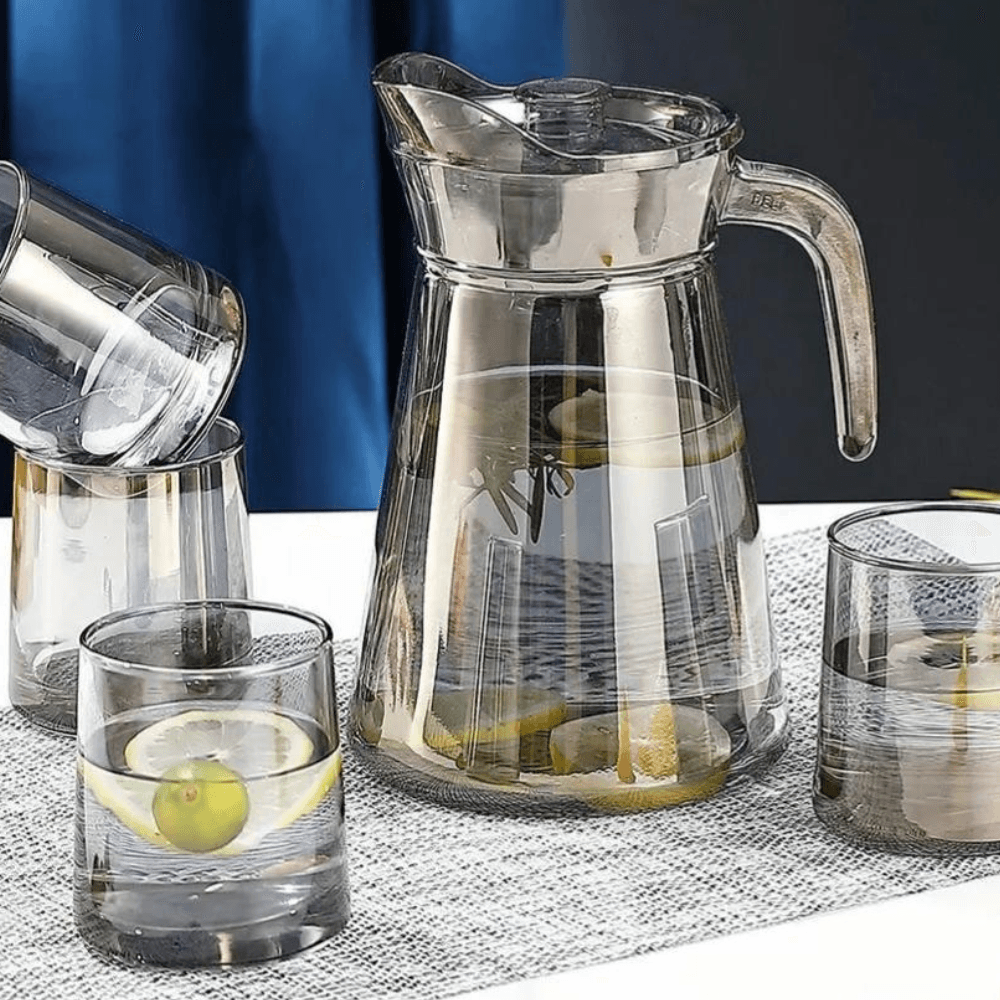 Water jug with 4 glasses