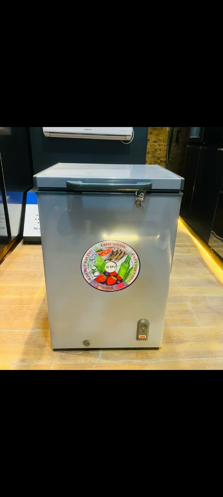 SPJ CHEST FREEZER  POSH-SLW 130 LITRE 100