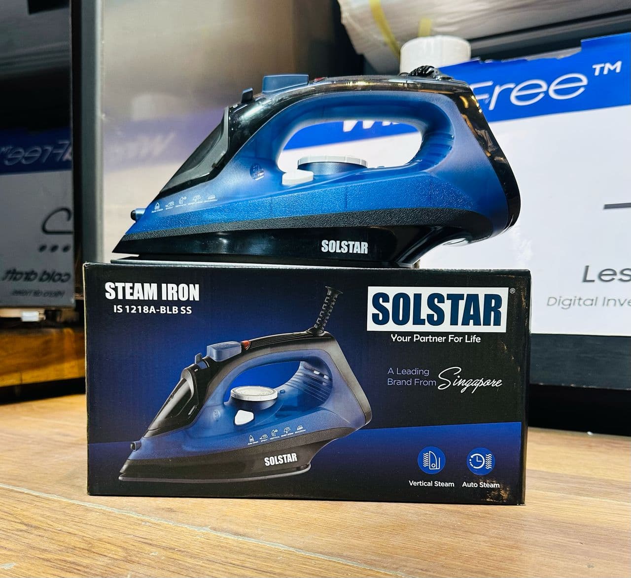 SOLSTAR STEAM IRON IS 1218A