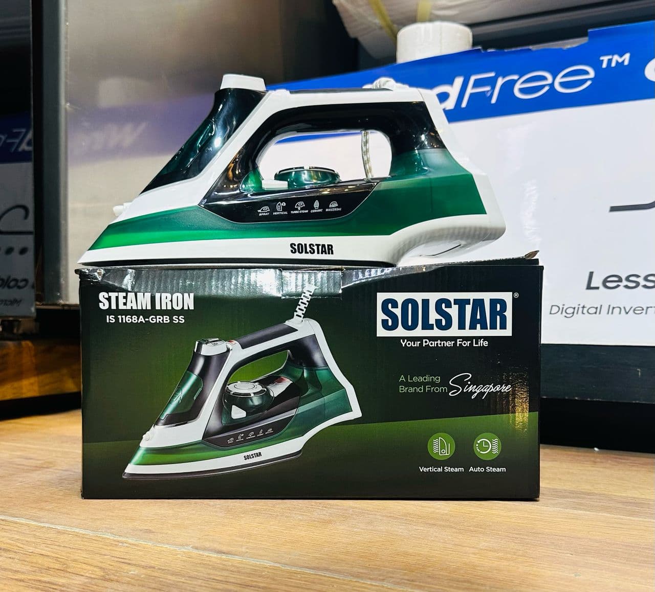 SOLSTAR STEAM IRON IS 1168A