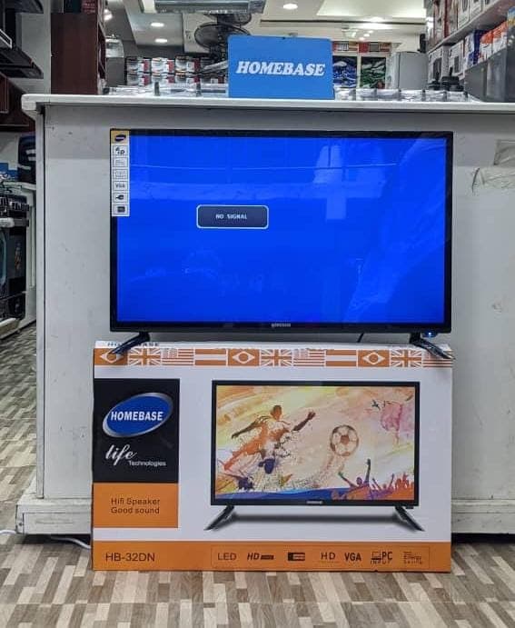 HOMEBASE SOLAR FLAT TV 32 INCH.