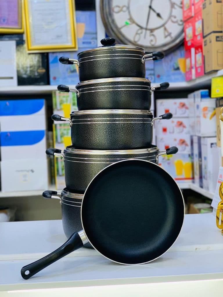 Non stick Cookware set
