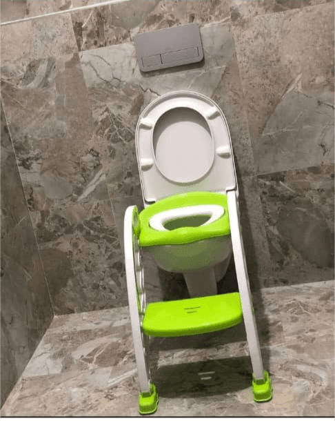 TOILET SEAT