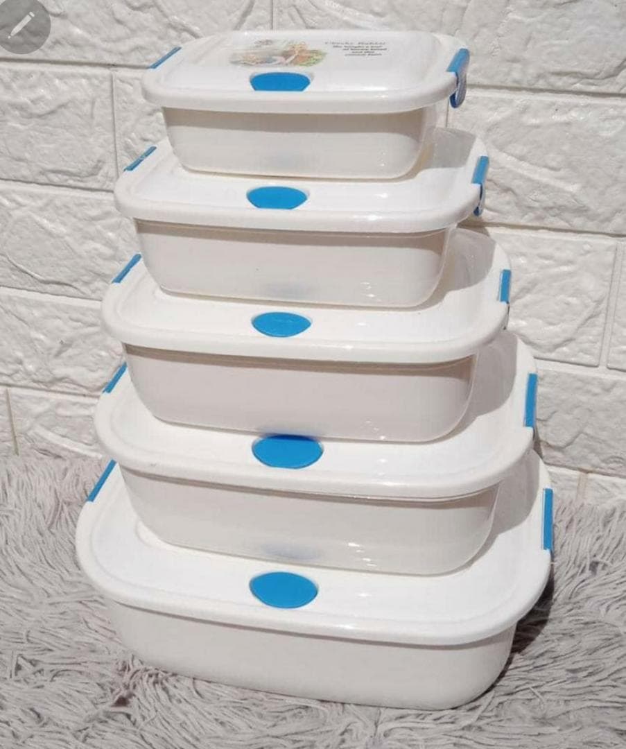 FOOD CONTAINER