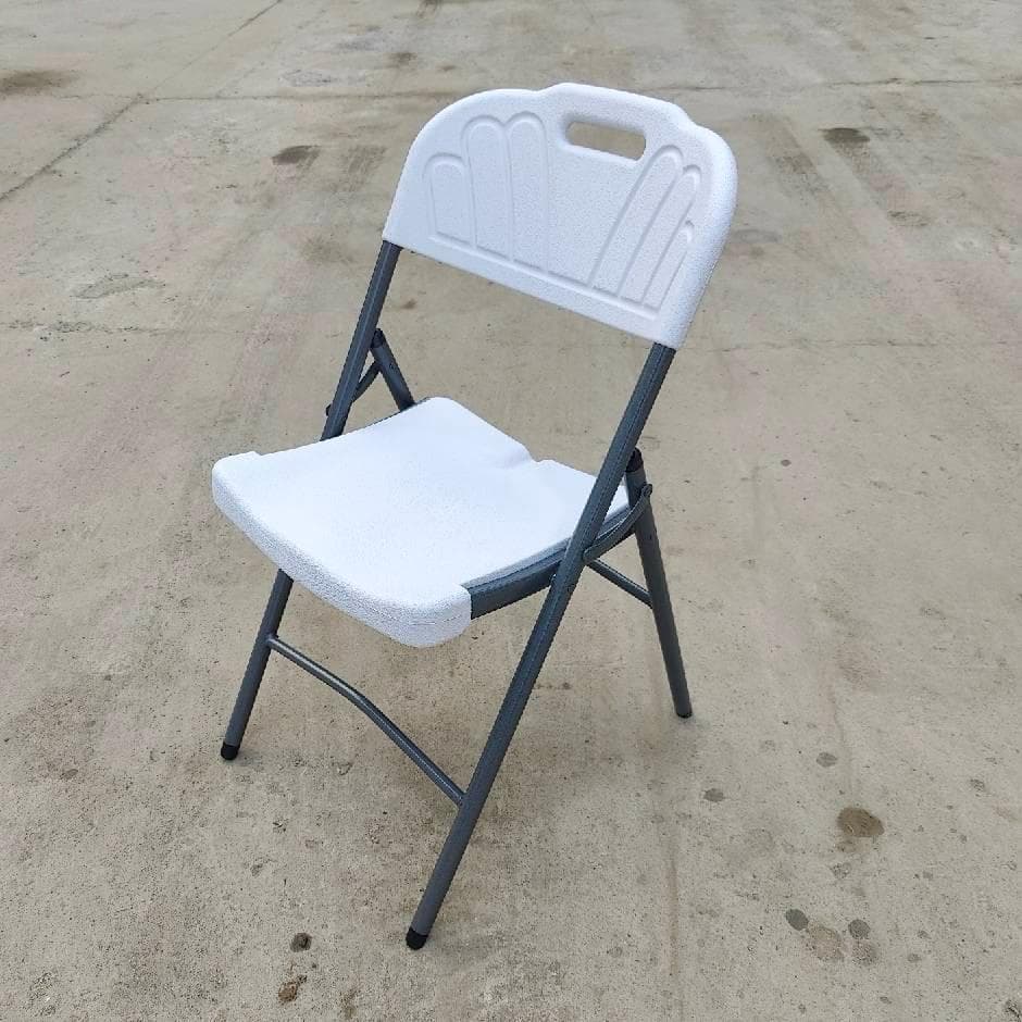 FOLDING CHAIR