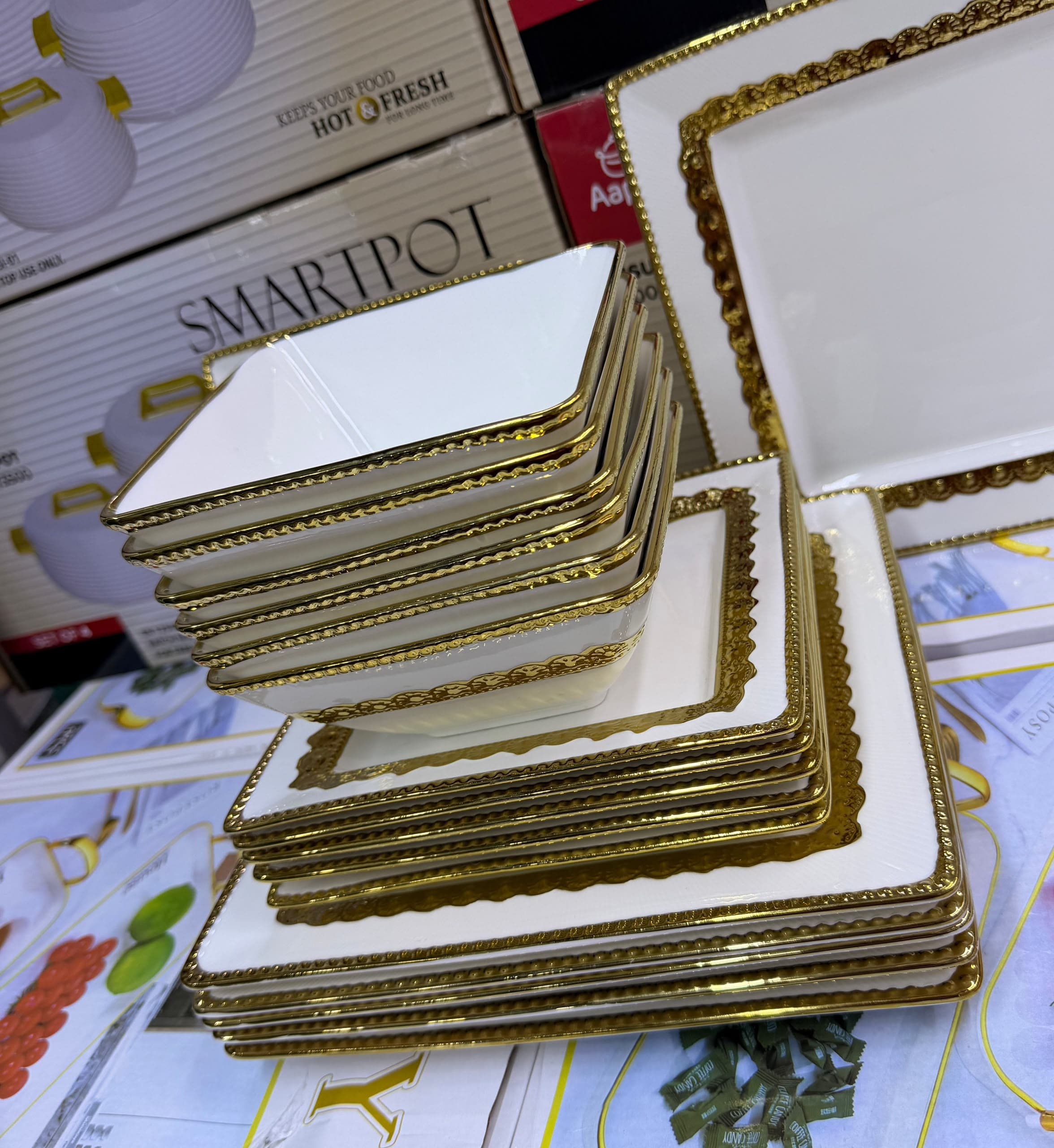 GOLD DINNER-SET 18PCS