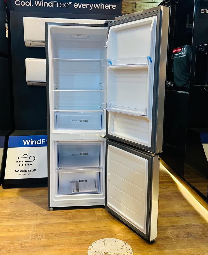 SPJ REFRIGERATOR  165L