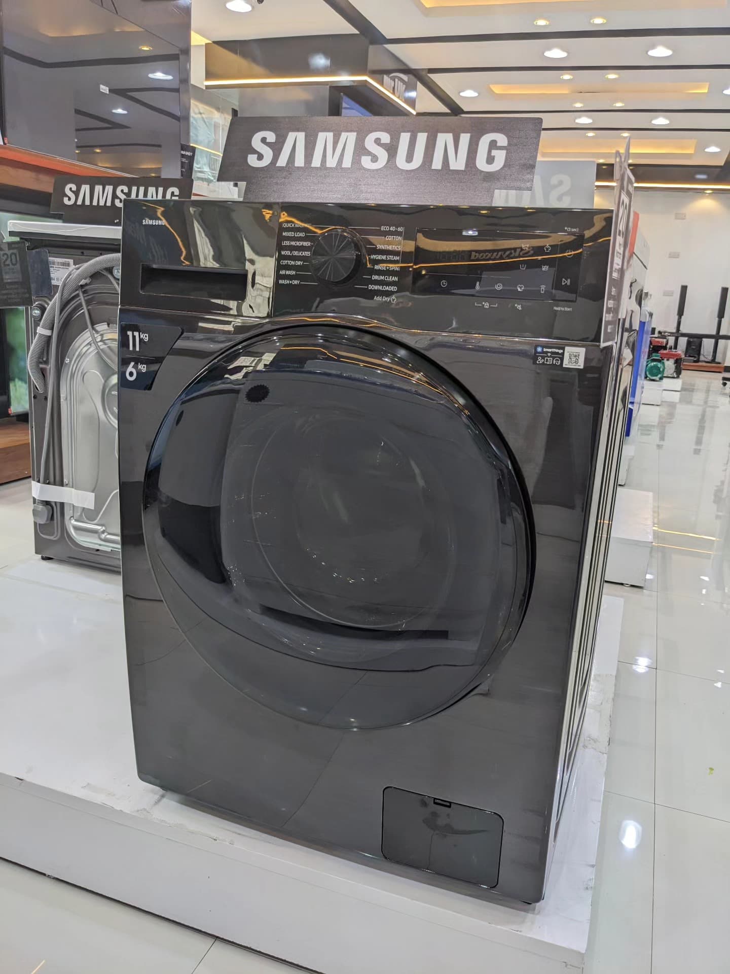 Samsung WD11DB7B85GBNQ 11kg Front Load Washer Dryer with AI EcoBubble™ and Digital Inverter Technology