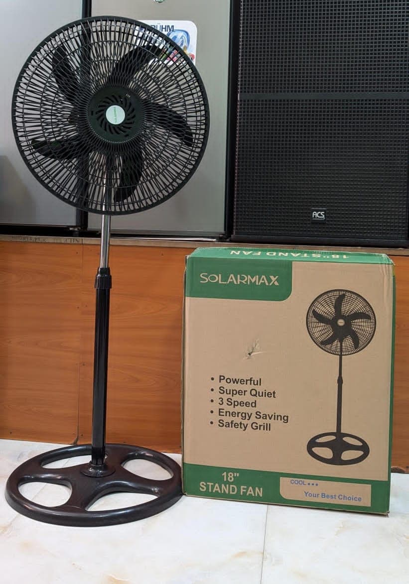 Solormax 18 stand Fan