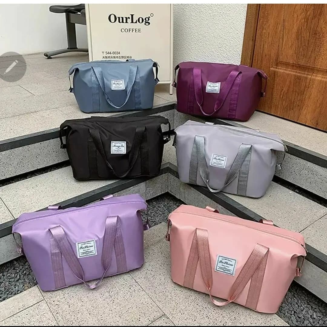 WATERPROOF TRAVELING BAG