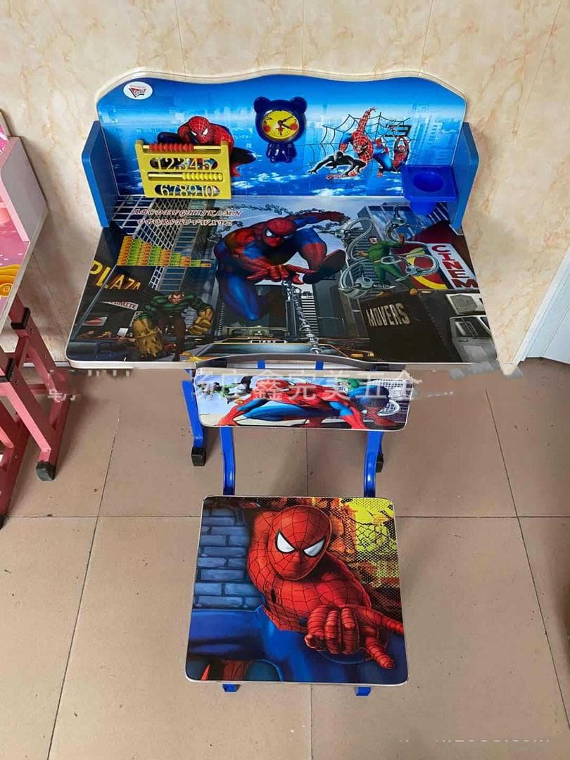 MODERN KID'S TABLE AND CHAIR