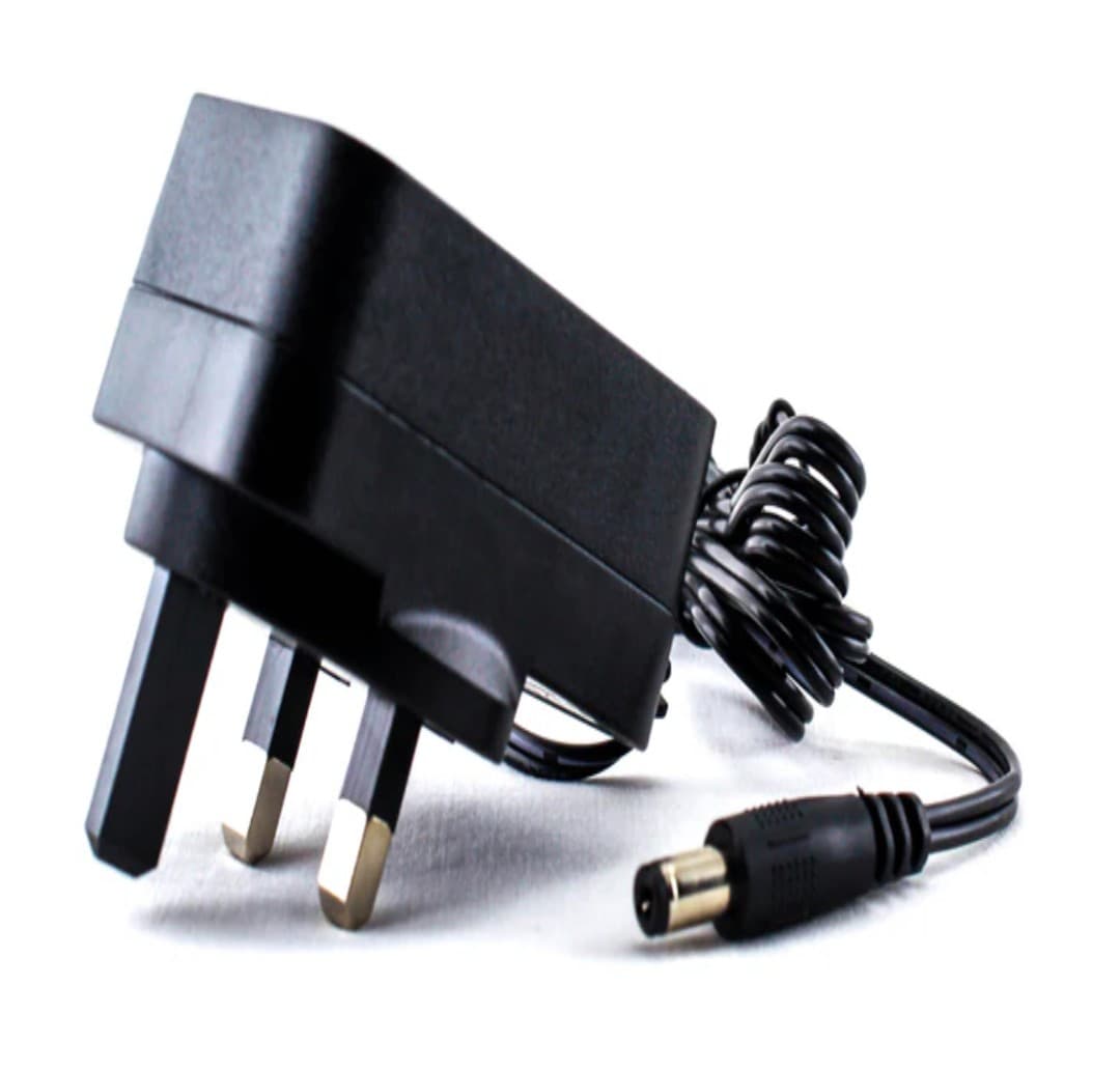 ADAPTOR AC 220V DC 5V