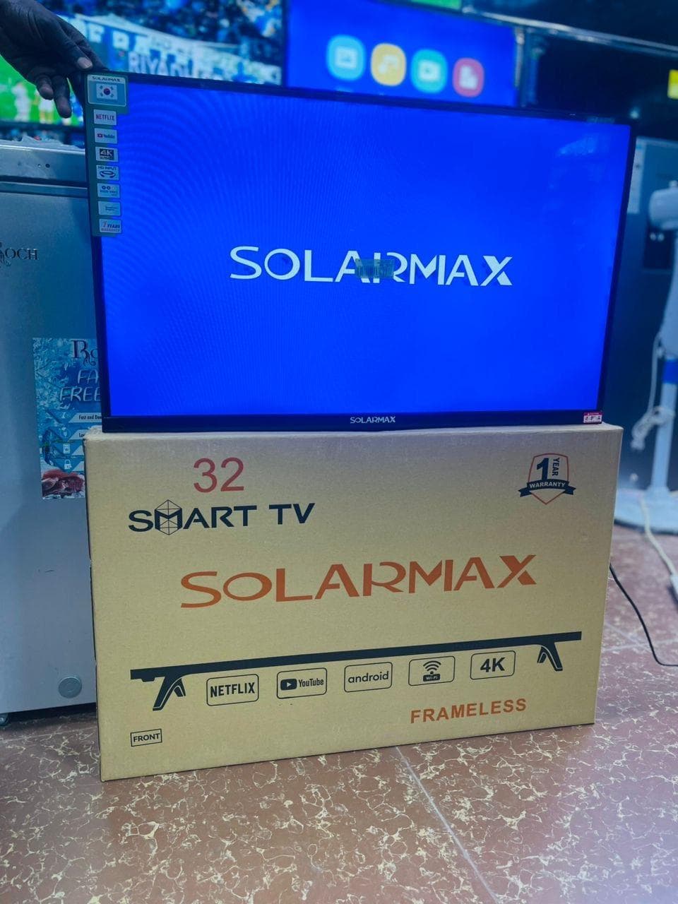 SOLARMAX 32” Frameless Smart TV